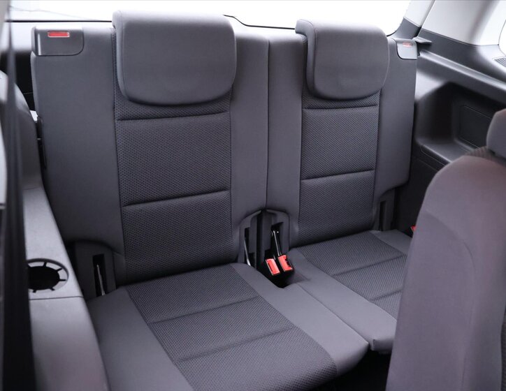 Volkswagen Touran MPV 1,6 l 77 kw