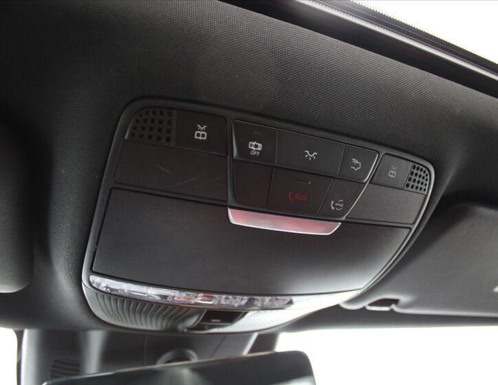 Mercedes-Benz CLS Sedan 3,0 l 270 kw