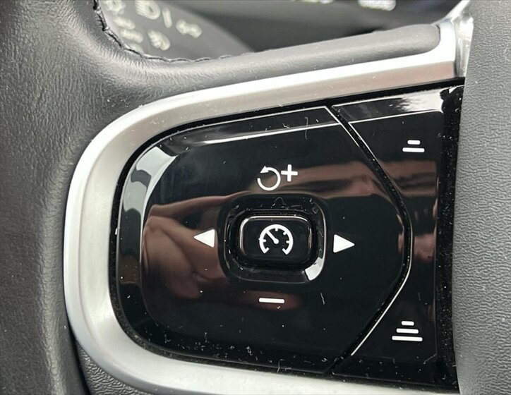 Volvo XC90 SUV / Terénní 2,0 l 173 kw