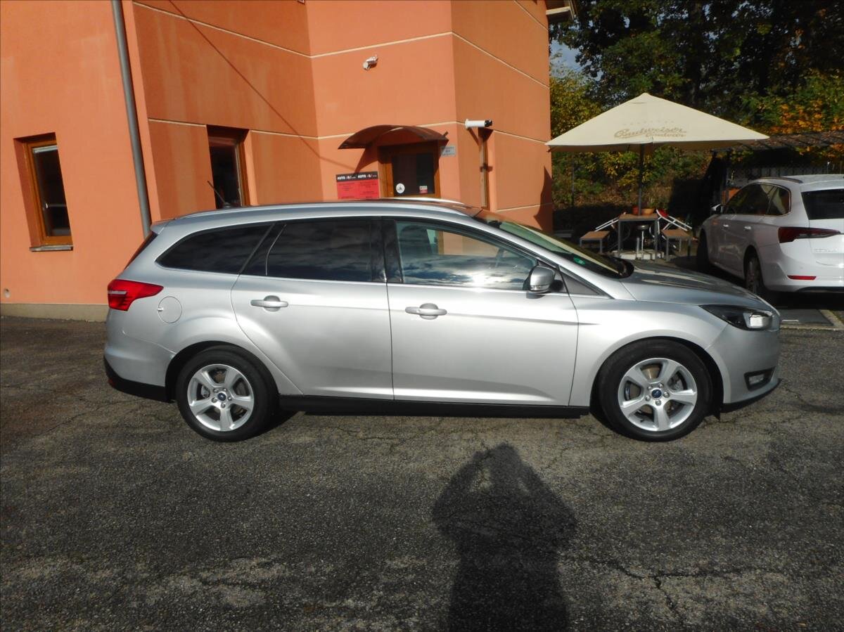 Ford Focus Kombi 999,0 92 kw