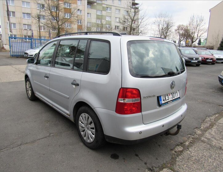 Volkswagen Touran Kombi 1,6 l 75 kw