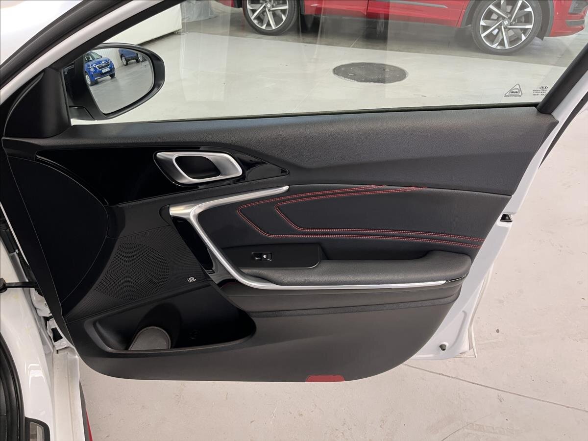 KIA ProCeed Kombi 1,6 l 150 kw