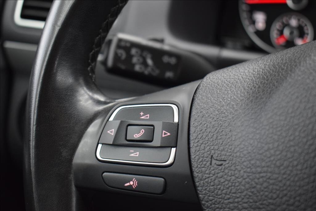 Volkswagen Touran Kombi 1,6 l 77 kw