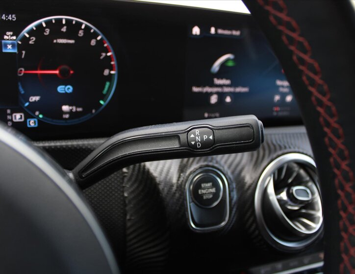 Mercedes-Benz CLA Kombi 1,3 l 193 kw