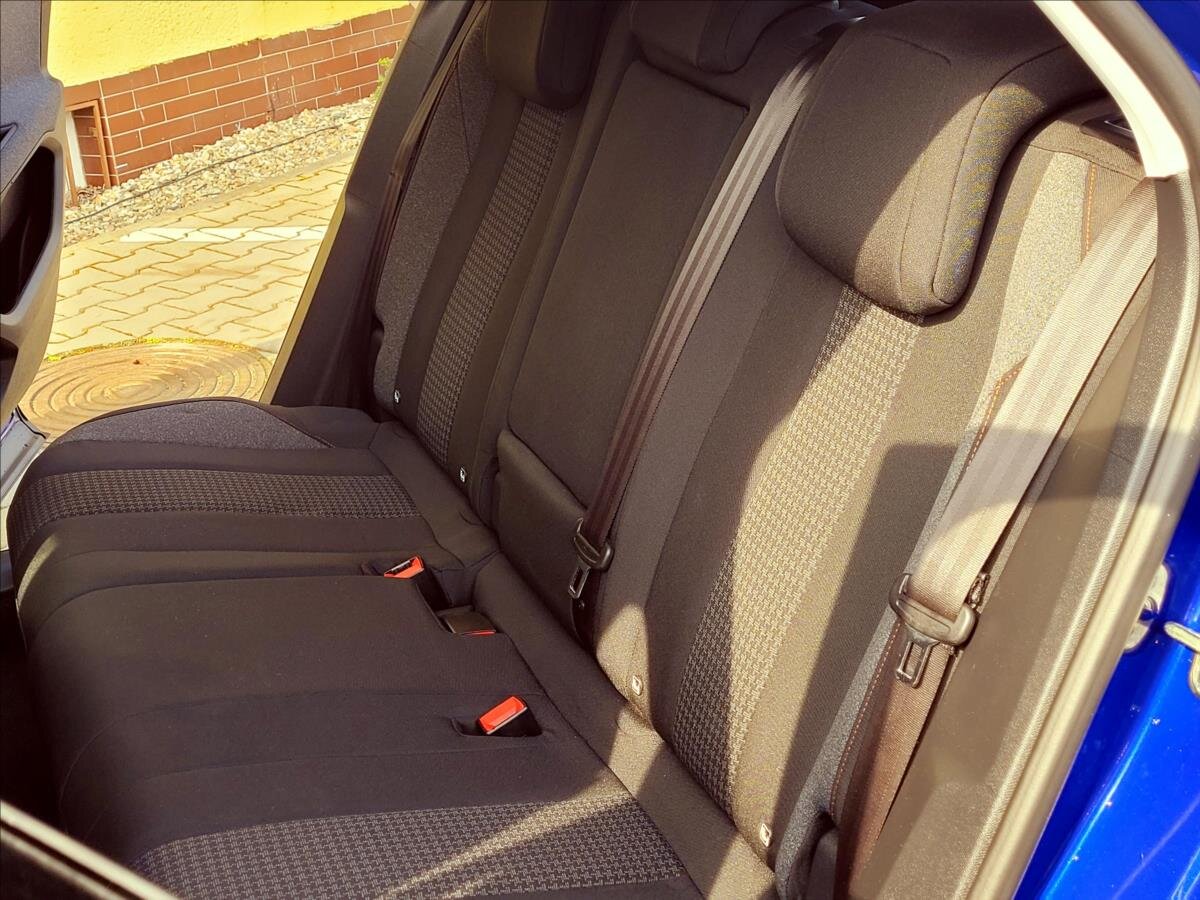 Peugeot 3008 SUV / Terénní 1,5 l 96 kw