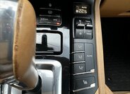 Porsche Cayenne Kombi 4,8 l 294 kw