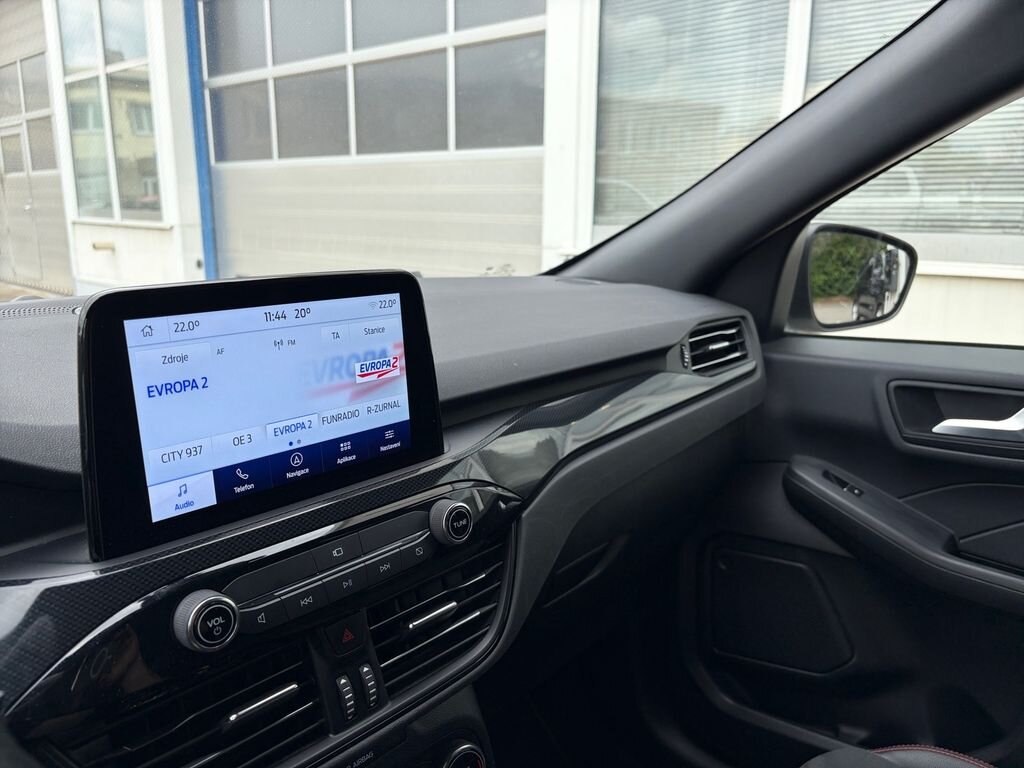 Ford Kuga SUV / Terénní 2,5 l 165 kw
