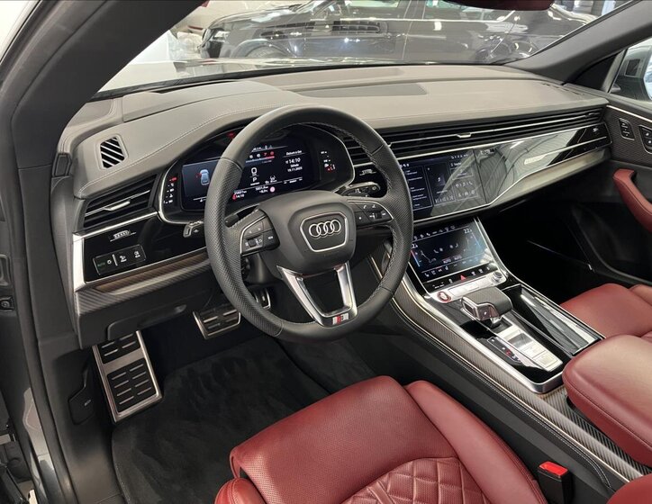 Audi SQ8 SUV 4,0 l 373 kw
