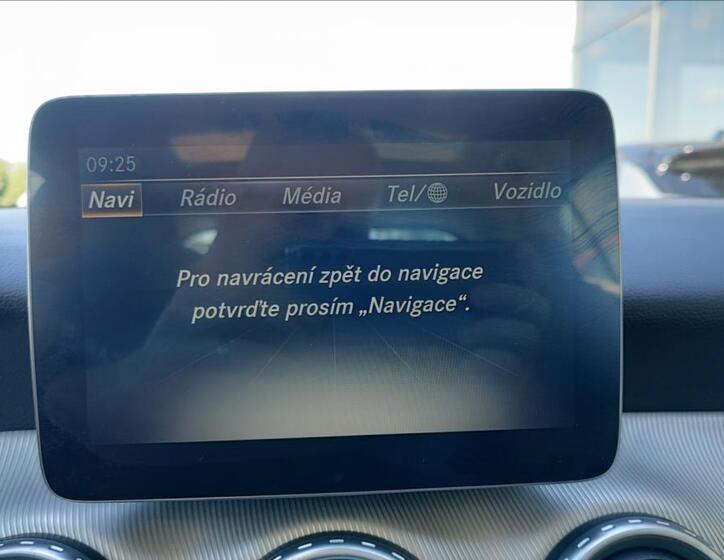 Mercedes-Benz GLA 10