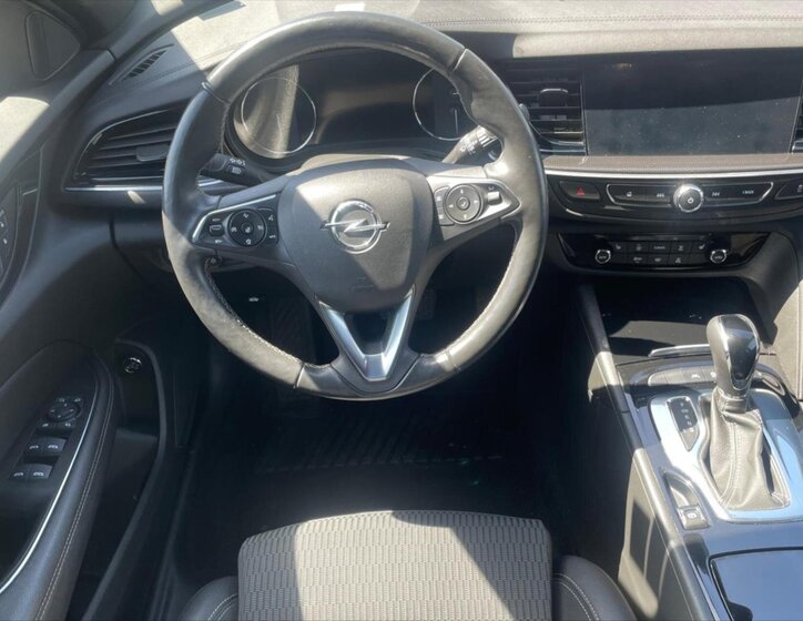Opel Insignia Kombi 2,0 l 128 kw