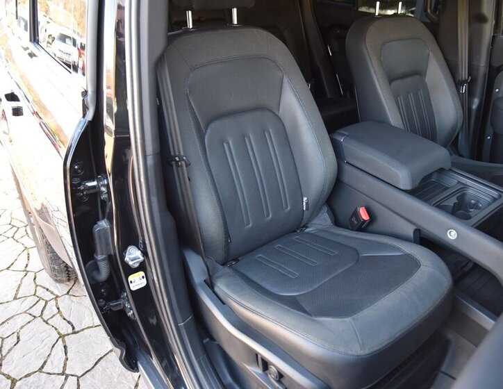 Land Rover Defender SUV 3,0 l 183 kw