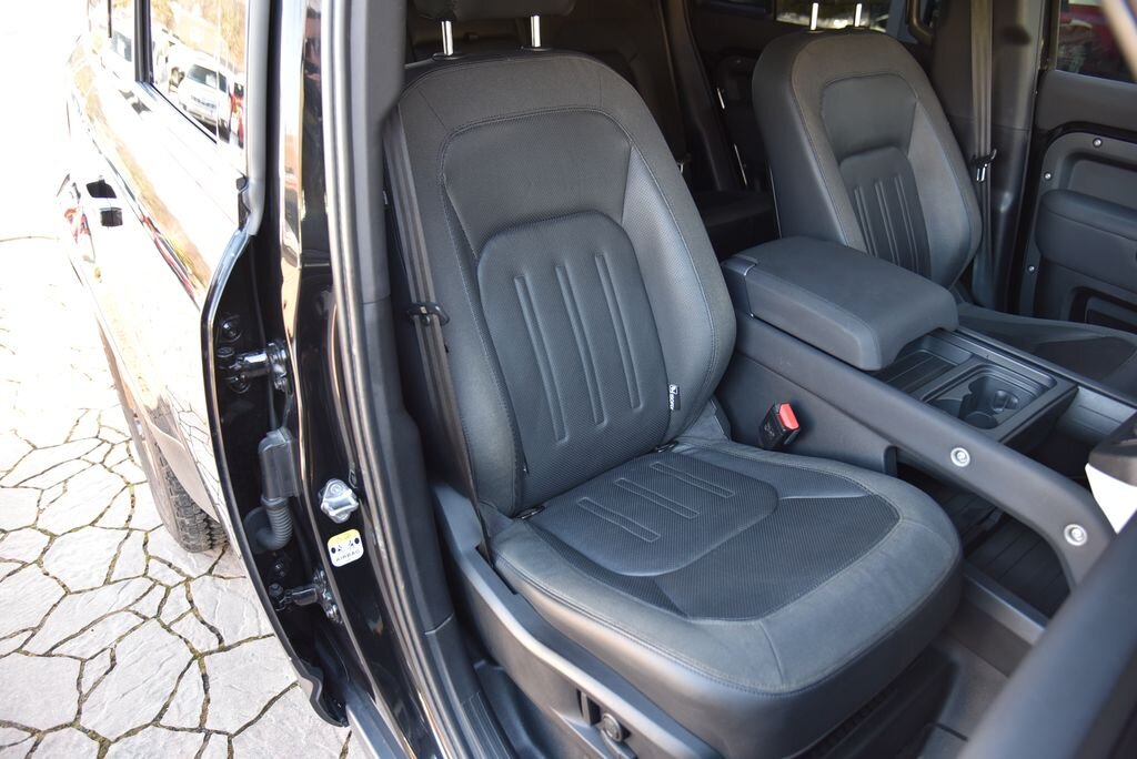 Land Rover Defender SUV 3,0 l 183 kw