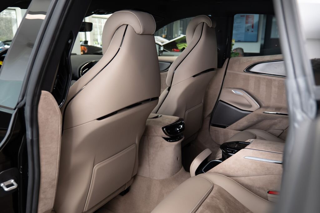 Ferrari Ostatní SUV / Terénní 6,5 l 529 kw