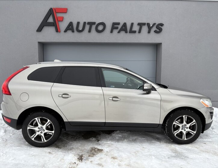 Volvo XC60 SUV 2,4 l 120 kw