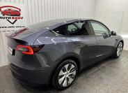 Tesla Model Y 8