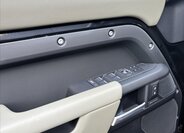 Land Rover Defender SUV / Terénní 3,0 l 183 kw