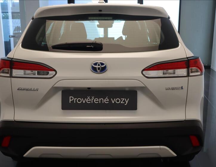 Toyota Corolla Cross 8
