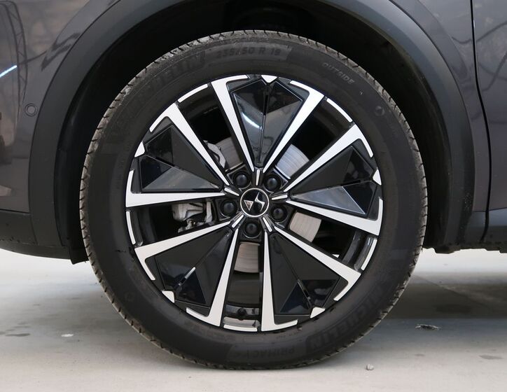 DS Automobiles DS7 Crossback 10