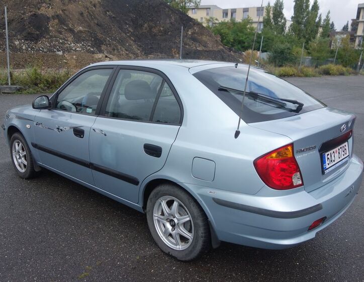 Hyundai Accent 13