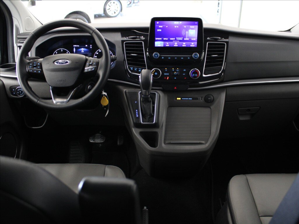 Ford Tourneo Custom MPV 2,0 l 125 kw