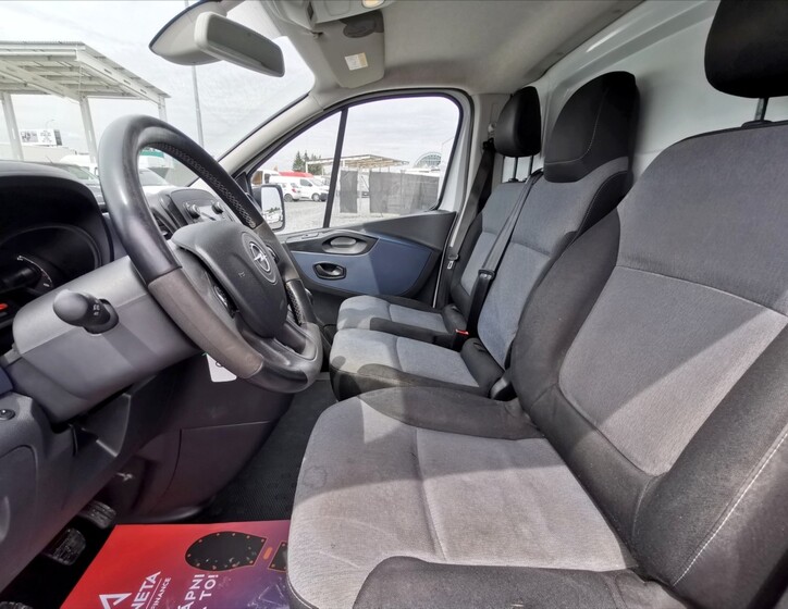 Opel Vivaro 5