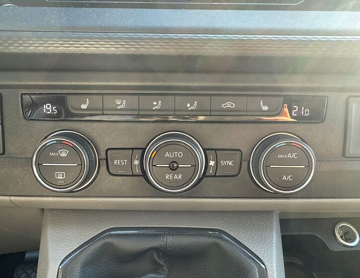 Volkswagen Caravelle 15