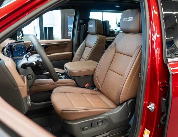 Chevrolet Suburban SUV / Terénní 6,2 l 313 kw