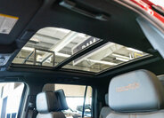 Chevrolet Suburban SUV / Terénní 6,2 l 313 kw