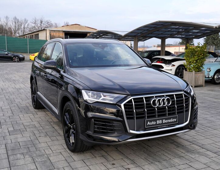 Audi Q7 8