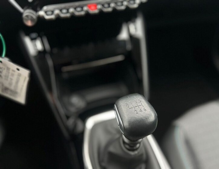 Peugeot 208 Hatchback 1,2 l 74 kw