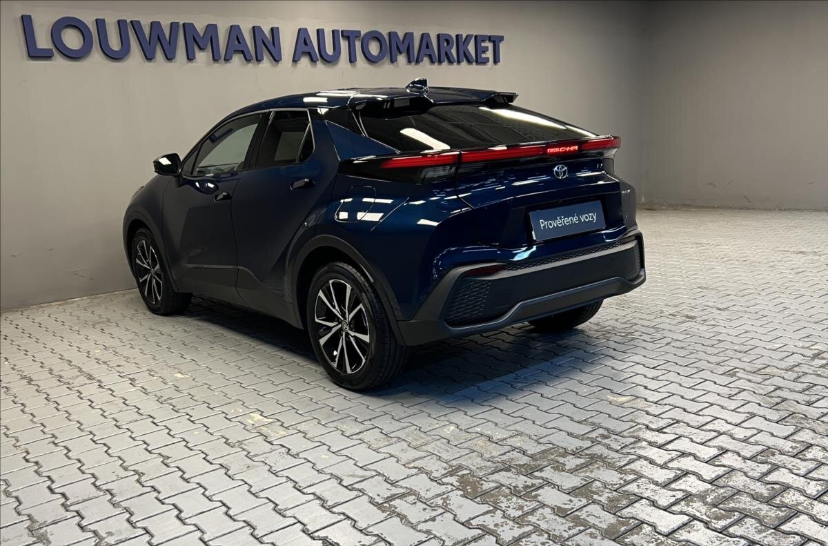 Toyota C-HR SUV 2,0 l 111 kw