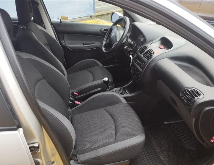 Peugeot 206 8