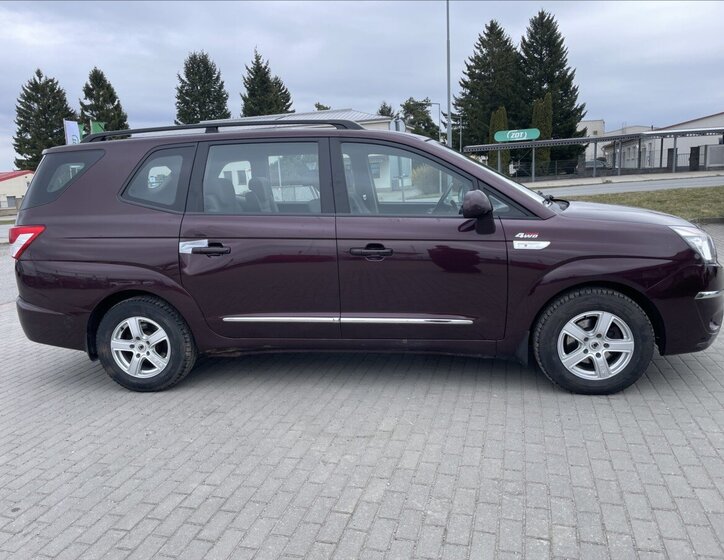 SsangYong Rodius SUV / Terénní 2,0 l 114 kw