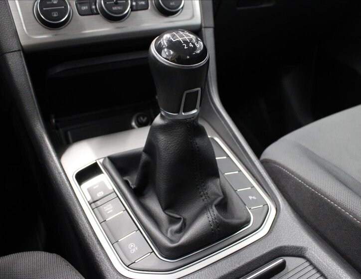 Volkswagen Golf Sportsvan 26