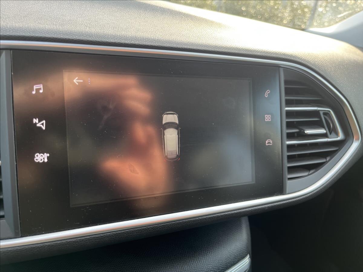 Peugeot 308 Kombi 1,5 l 96 kw