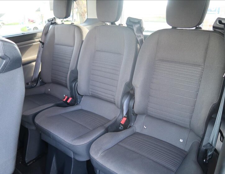 Ford Tourneo Custom MPV 2,0 l 96 kw