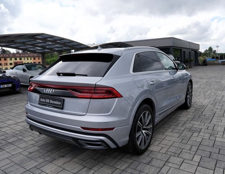 Audi Q8 SUV / Terénní 3,0 l 250 kw