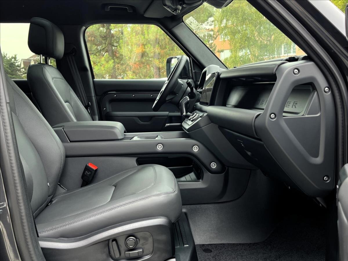 Land Rover Defender SUV / Terénní 3,0 l 147 kw
