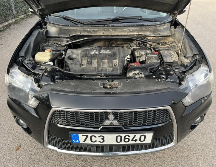 Mitsubishi Outlander 25