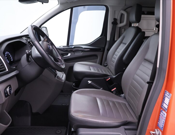 Ford Tourneo Custom Kombi 2,0 l 125 kw