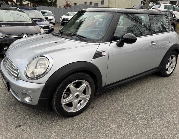 Mini Cooper Hatchback 1,6 l 88 kw