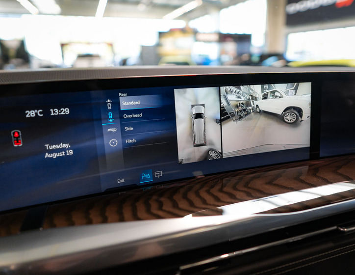 Cadillac Escalade 34