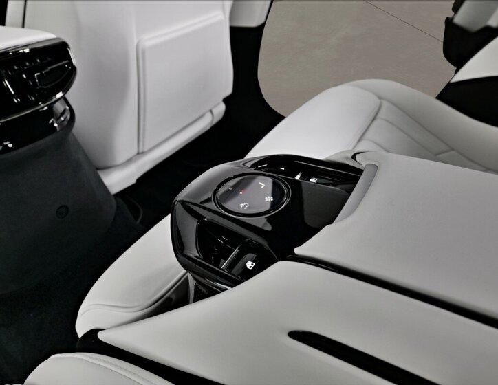 Ferrari Purosangue SUV / Terénní 6,5 l 529 kw