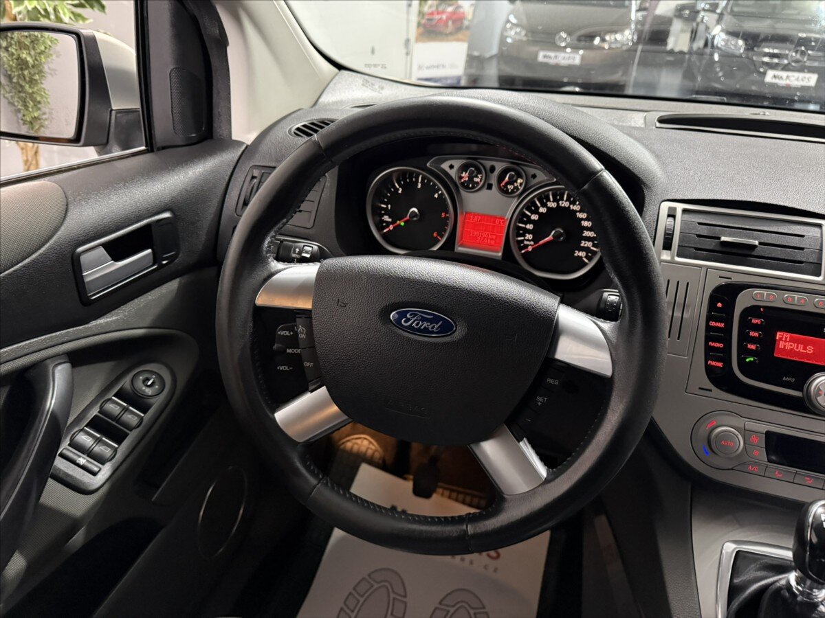 Ford Kuga SUV / Terénní 2,0 l 100 kw