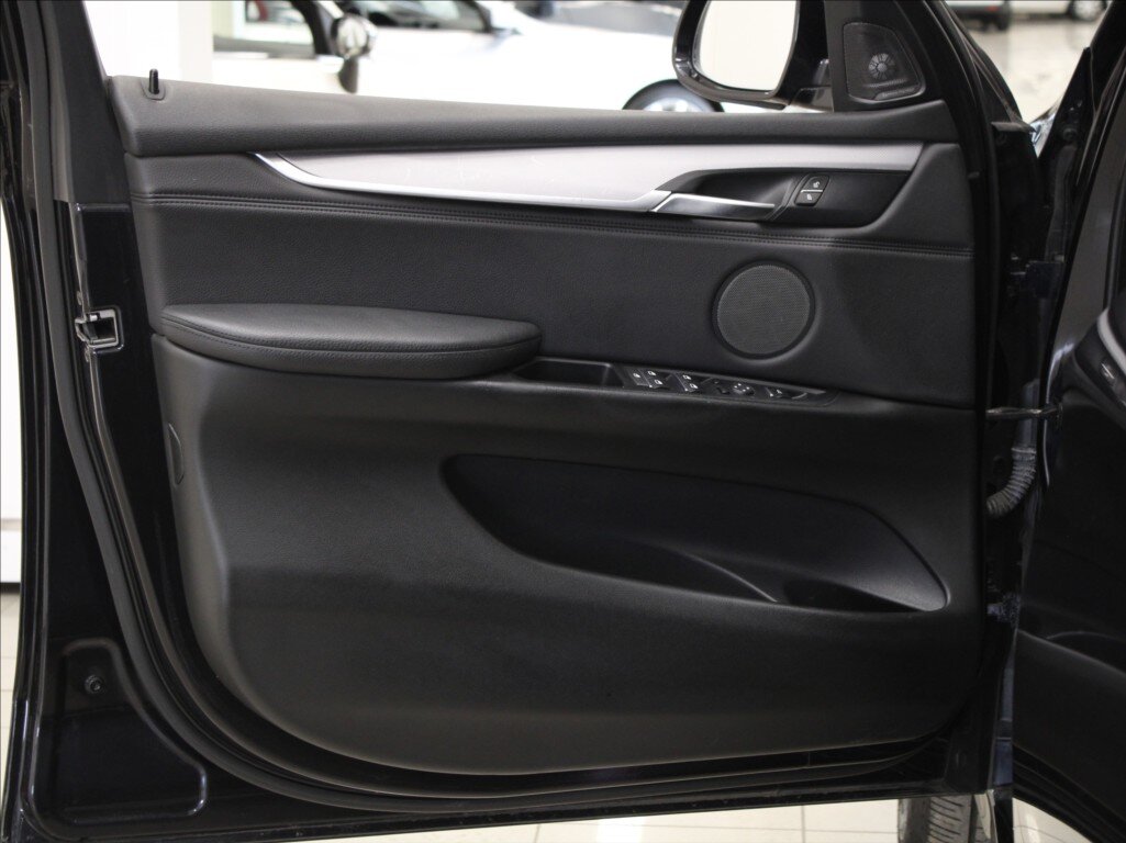 BMW X5 SUV 3,0 l 280 kw