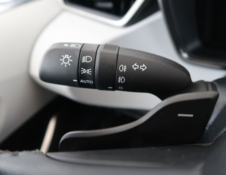 Toyota Corolla Kombi 2,0 l 112 kw