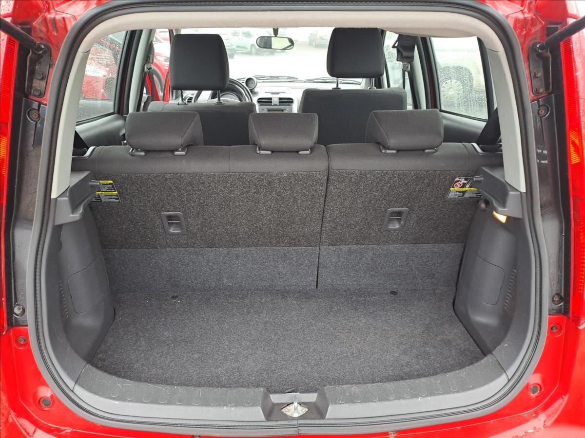 Suzuki Splash Hatchback 996,0 48 kw