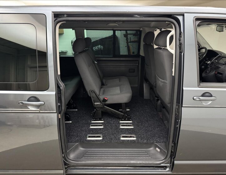 Volkswagen Transporter 22