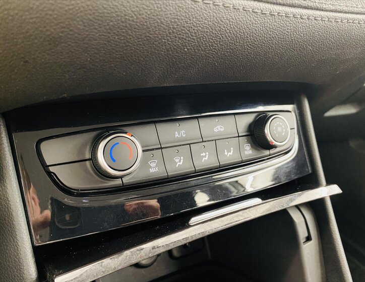 Opel Grandland X SUV / Terénní 1,2 l 96 kw