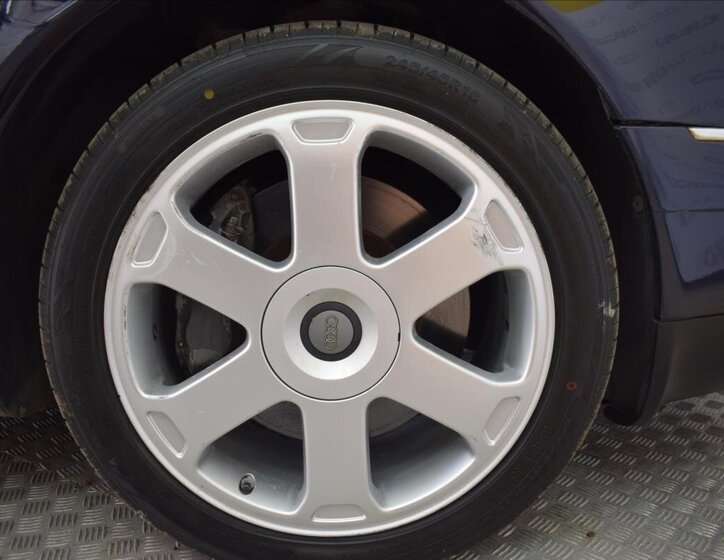 Audi S8 Sedan 4,2 l 265 kw